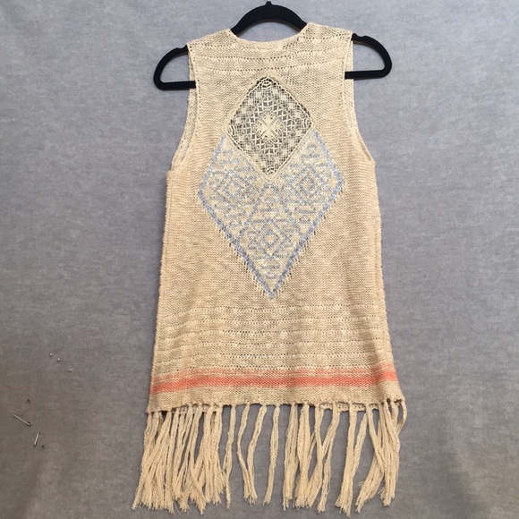 Blu Pepper Tops - Blu Pepper Boho Retro Crochet Vest w/ Long Fringe Contrasting Diamond Design S